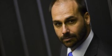 Ministério da Justiça demite Eduardo Bolsonaro por abandono de cargo