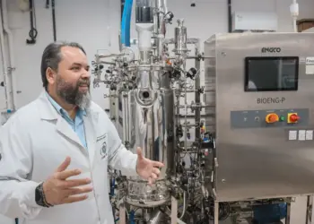 Pesquisa da UEL une bactérias e moléculas naturais em método contra pragas e doenças nas lavouras