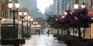 Alerta vermelho coloca Oeste do Paraná sob risco de temporais no domingo de eleição