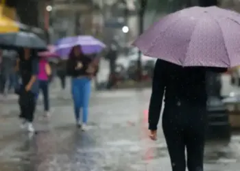 Oeste do Paraná começa a semana com chuva forte e risco de tempestades